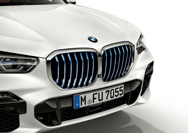 BMW-X5_xDrive45e_iPerformance-2019 (7)